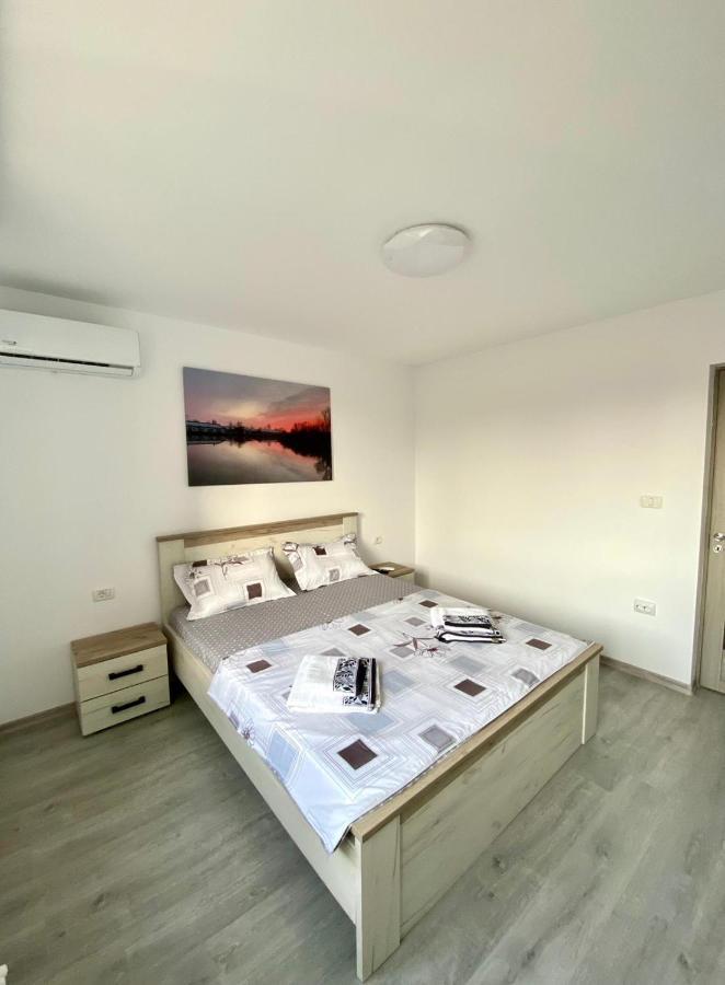 Apartament Livia Jurilovca Buitenkant foto
